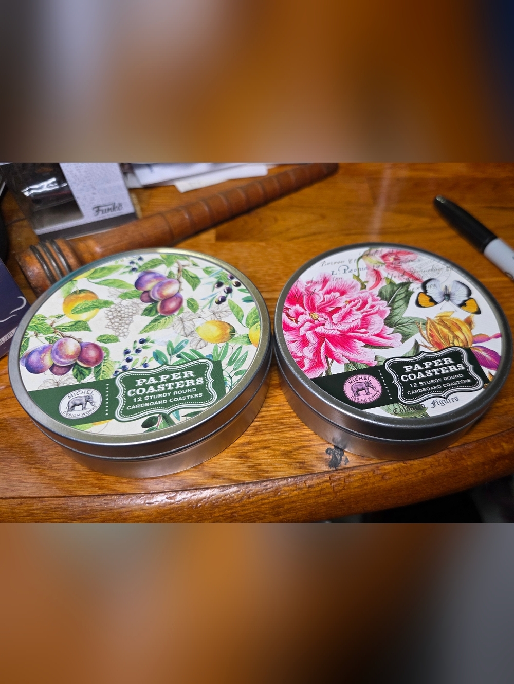 12 MICHEL DESIGN WORKS BOTANICAL GARDEN CARDBOARD ROUND COASTERS IN TIN 18 In Al